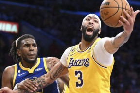 开云中国-羽毛球队在比赛中受伤退赛，浓眉主帅表示担忧(羽毛球比赛中途受伤比赛如何进行)