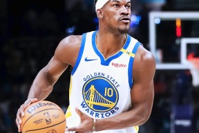 开云官网-巴特勒重返赛场，表现优异首场状态出色，快船观众沸腾！热度持续攀升的简单介绍